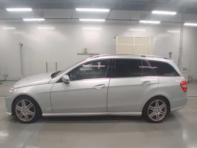Mercedes-Benz E CLASS WAGON