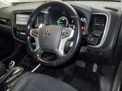 Mitsubishi OUTLANDER PHEV