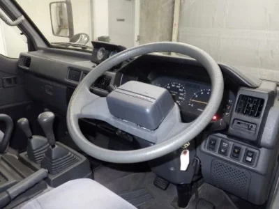 Mitsubishi DELICA WAGON
