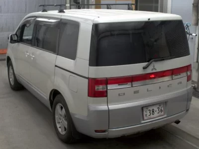 Mitsubishi DELICA D5