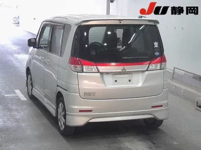 Mitsubishi DELICA D2