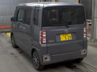 Toyota PIXIS MEGA
