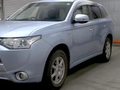 Mitsubishi OUTLANDER PHEV