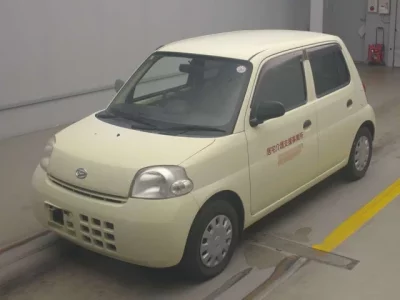 Daihatsu Esse