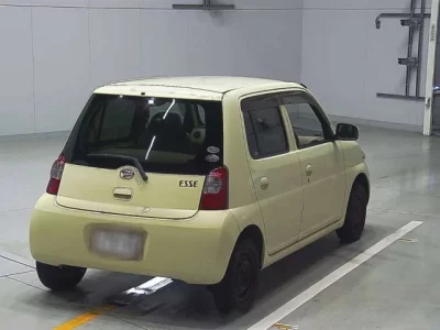 Daihatsu Esse