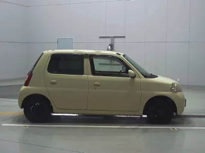 Daihatsu Esse
