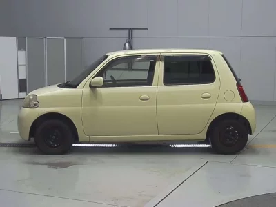 Daihatsu Esse