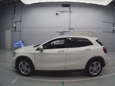 Mercedes-Benz GLA CLASS