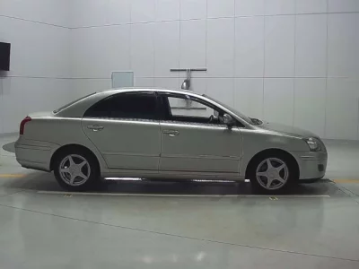 Toyota AVENSIS SEDAN