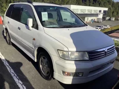 Mitsubishi CHARIOT GRANDIS