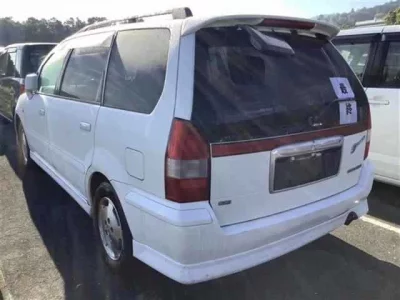 Mitsubishi CHARIOT GRANDIS