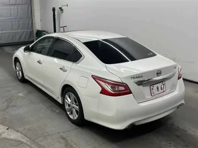 Nissan TEANA
