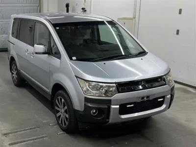 Mitsubishi DELICA D5