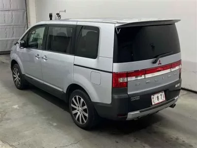 Mitsubishi DELICA D5