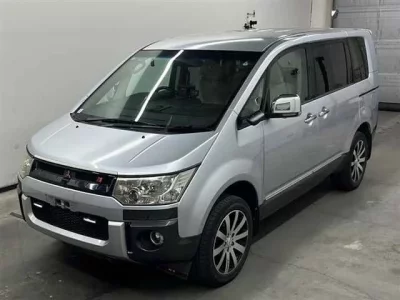 Mitsubishi DELICA D5