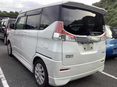 Mitsubishi DELICA D2