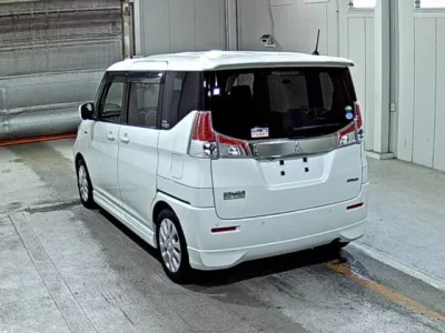 Mitsubishi DELICA D2