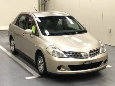 Nissan TIIDA LATIO