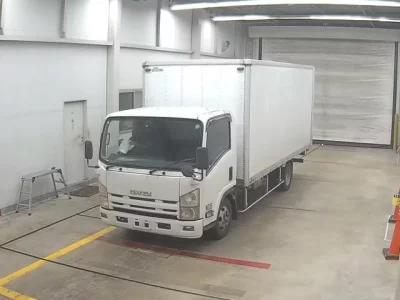 Isuzu ELF