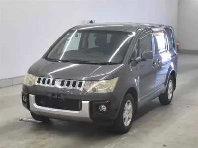 Mitsubishi DELICA D5