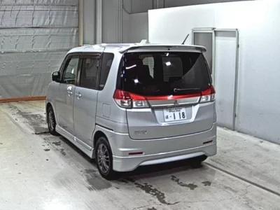 Mitsubishi DELICA D2
