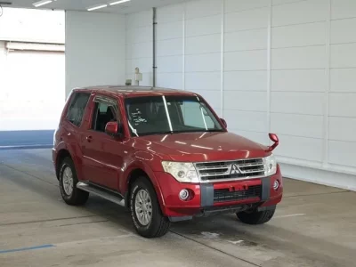 Mitsubishi PAJERO