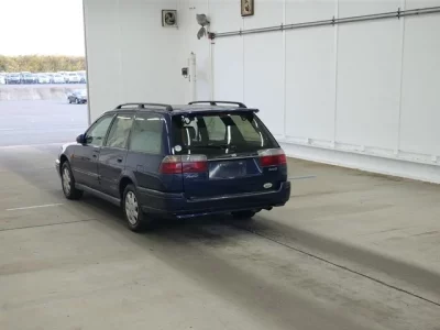Nissan AVENIR WAGON