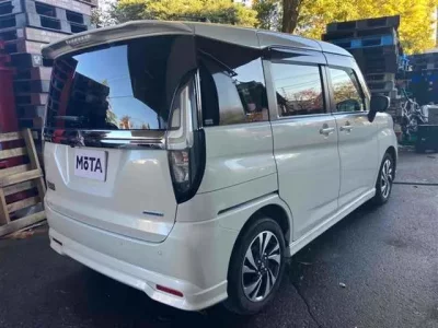 Mitsubishi DELICA D2