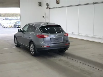 Nissan SKYLINE CROSSOVER