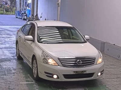 Nissan TEANA