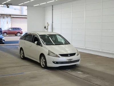 Mitsubishi GRANDIS
