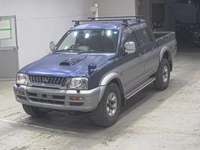 Mitsubishi STRADA
