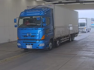 Hino TRUCK