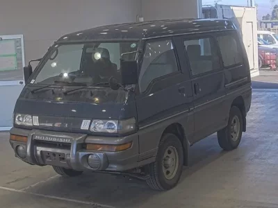 Mitsubishi DELICA WAGON