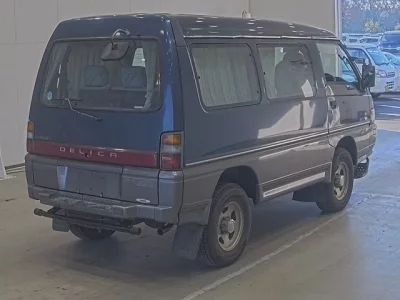 Mitsubishi DELICA WAGON