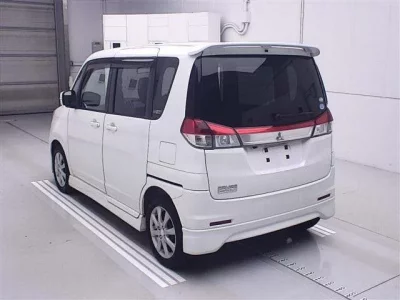 Mitsubishi DELICA D2
