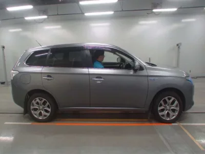 Mitsubishi OUTLANDER PHEV