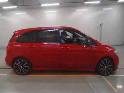 Mercedes-Benz B CLASS