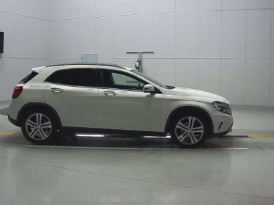 Mercedes-Benz GLA CLASS