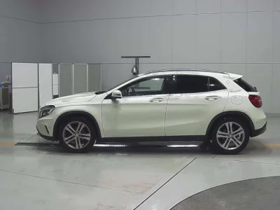 Mercedes-Benz GLA CLASS