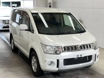 Mitsubishi DELICA D5