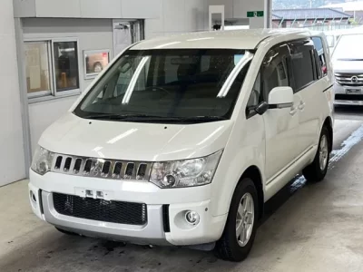 Mitsubishi DELICA D5