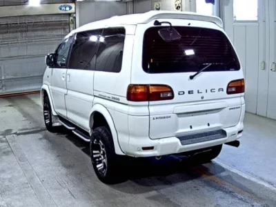 Mitsubishi DELICA