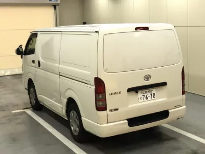 Toyota HIACE VAN