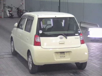 Daihatsu Esse
