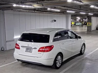 Mercedes-Benz B CLASS