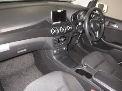 Mercedes-Benz B CLASS