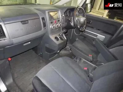Mitsubishi DELICA D5