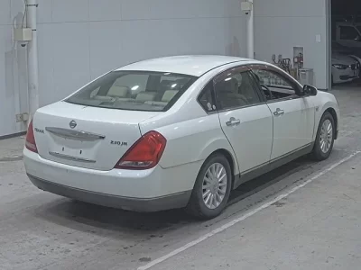 Nissan TEANA
