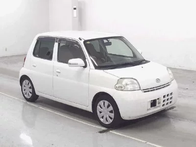 Daihatsu Esse